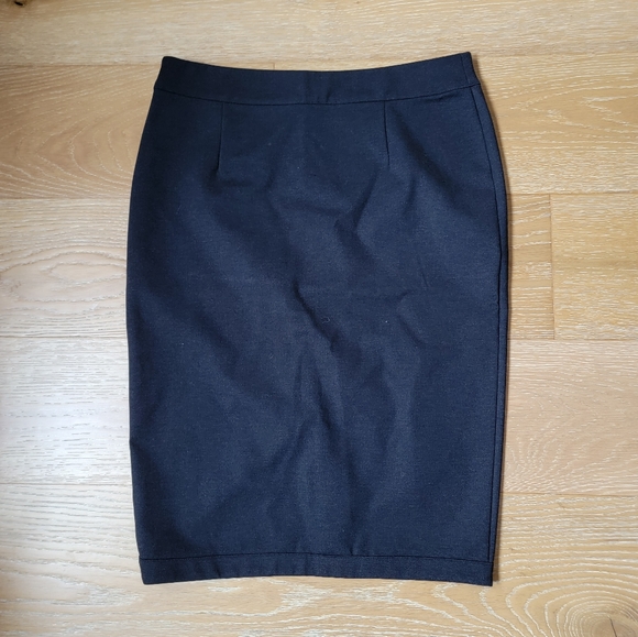 Cupcakes and Cashmere Skirt - Picture 4 of 5